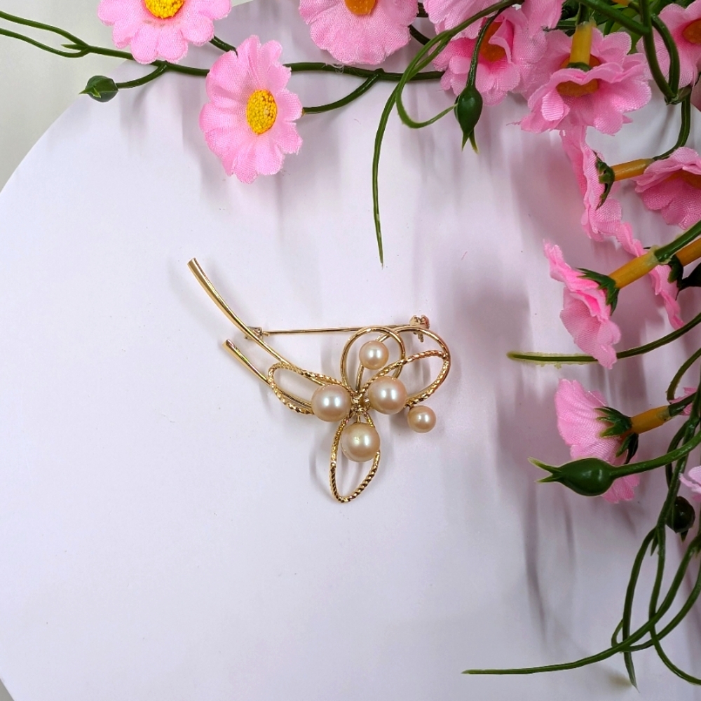 Gorgeous Pearl Abstract Design Gold Plated Vintage Brooch
